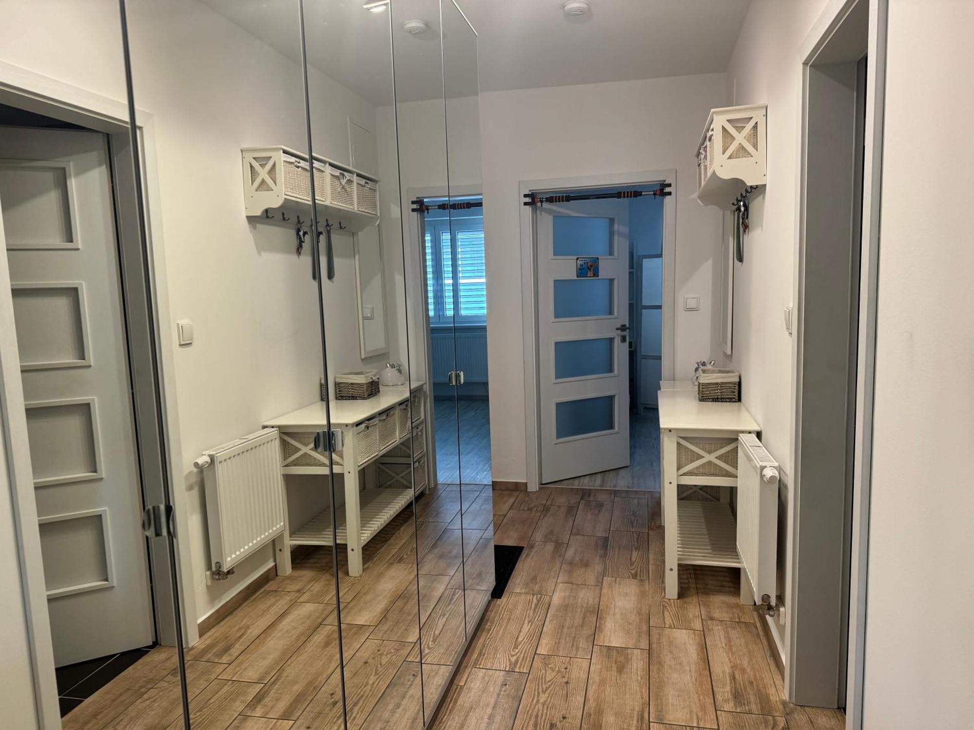 Apartman S Garazi A Balkonem Pilsen Exterior photo