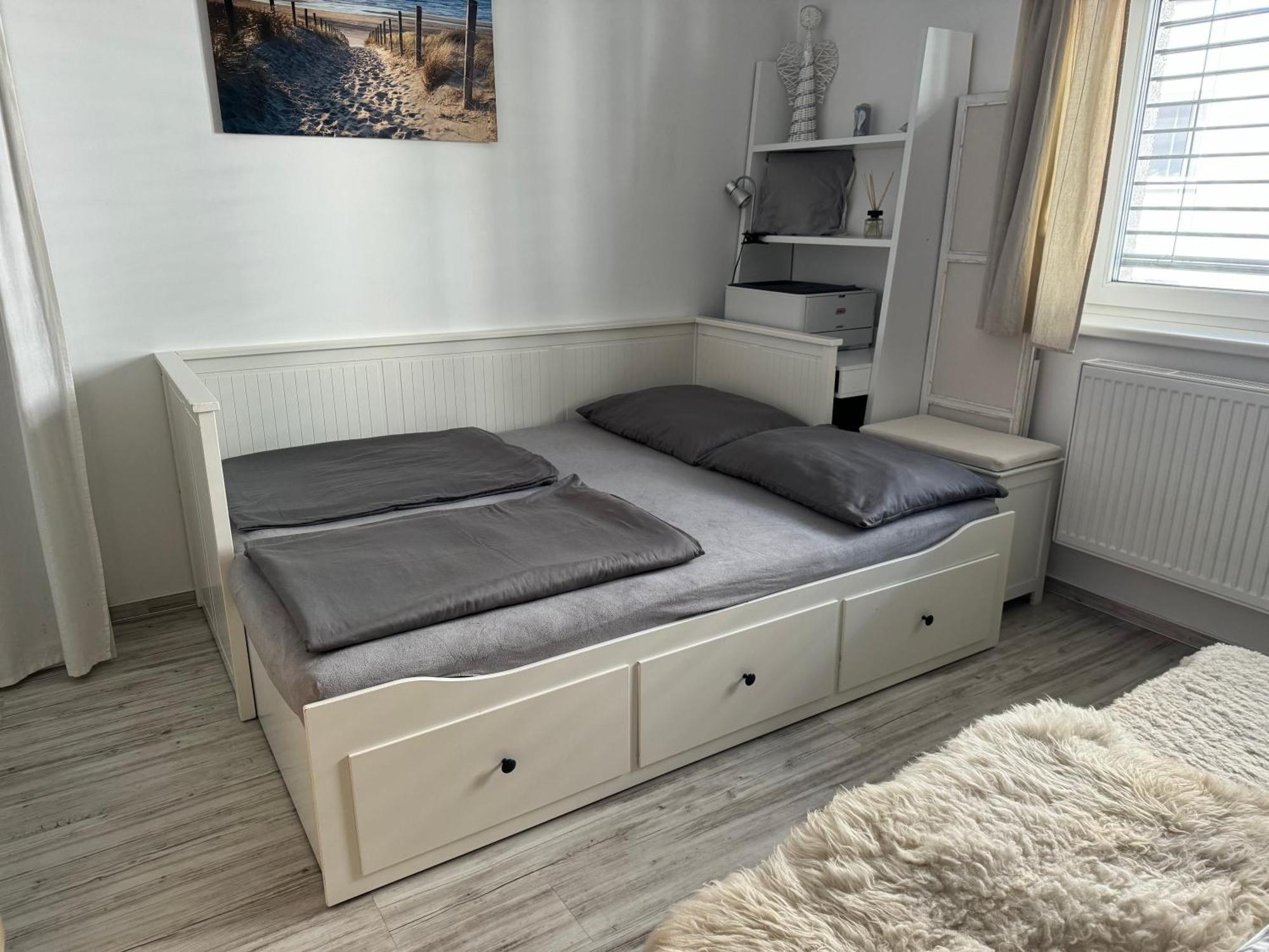 Apartman S Garazi A Balkonem Pilsen Exterior photo