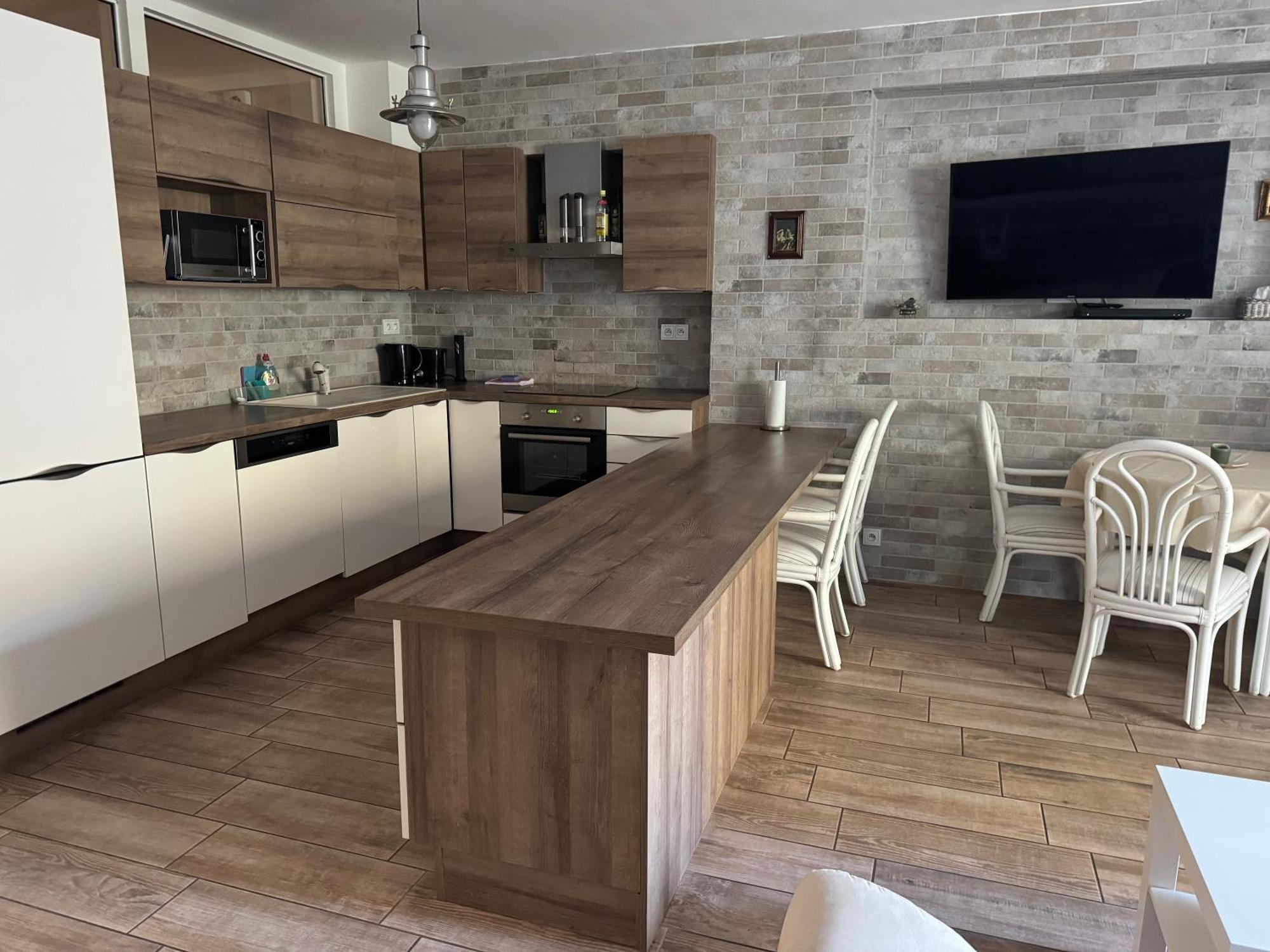 Apartman S Garazi A Balkonem Pilsen Exterior photo