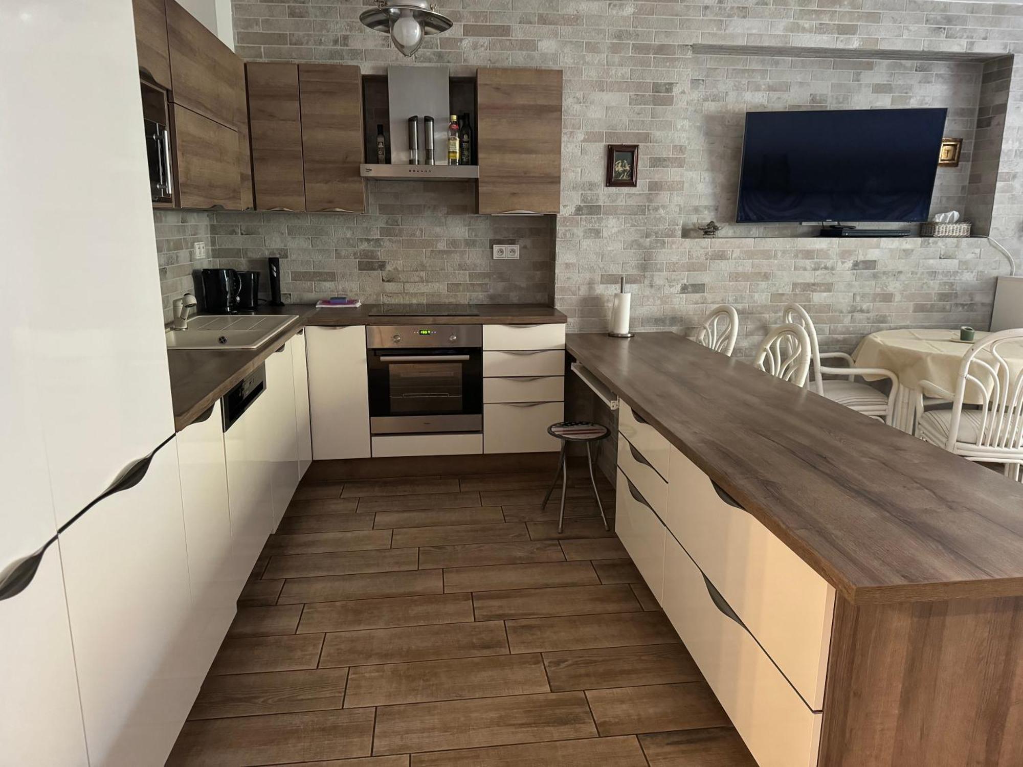 Apartman S Garazi A Balkonem Pilsen Exterior photo