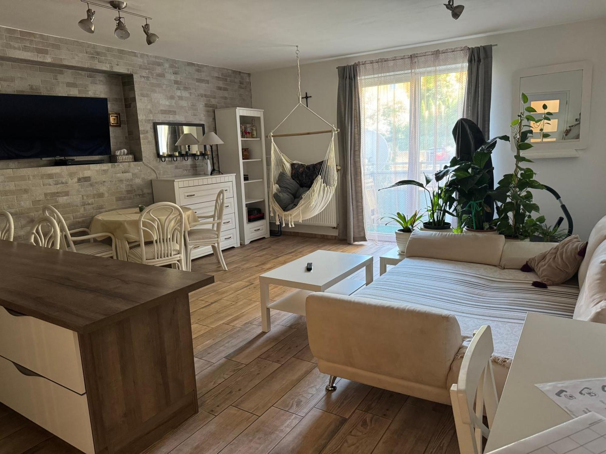 Apartman S Garazi A Balkonem Pilsen Exterior photo