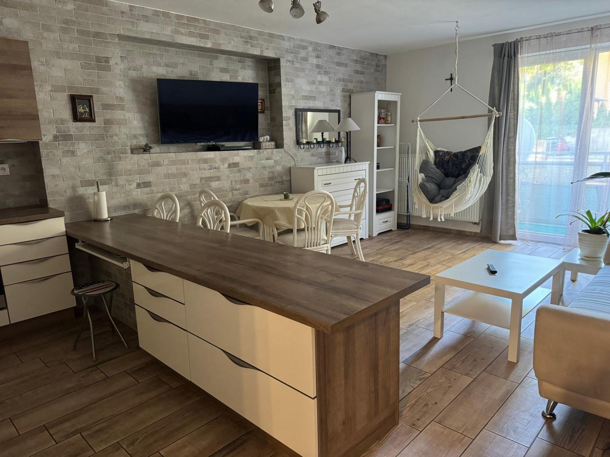 Apartman S Garazi A Balkonem Pilsen Exterior photo